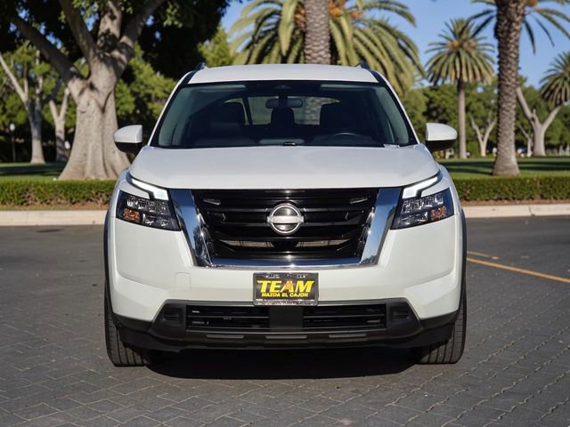 Used 2025 Nissan Pathfinder SV FWD image 3