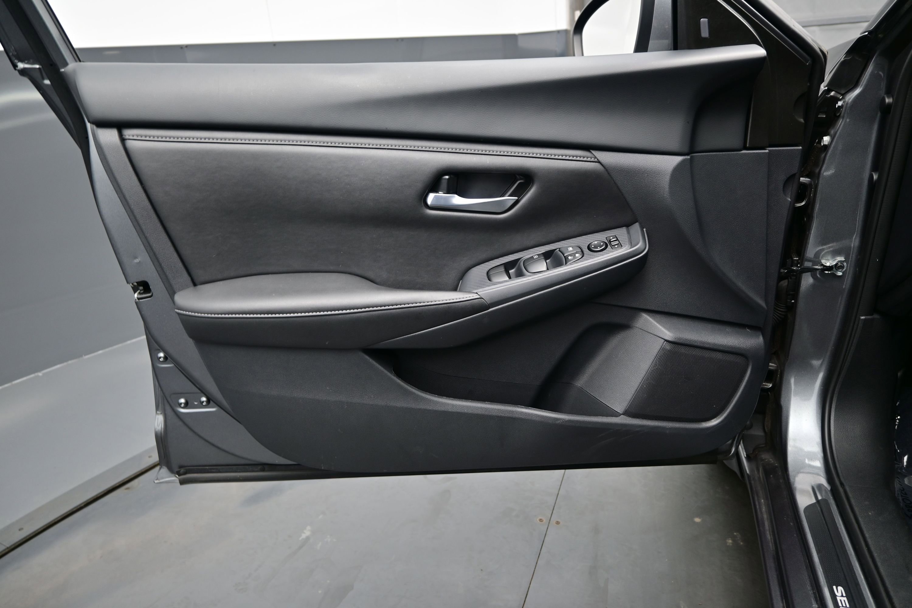 Used 2025 Nissan Sentra SV w/ All-Weather Package FWD image 9