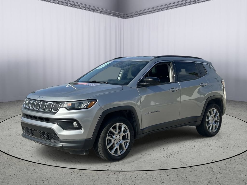 Used 2022 Jeep Compass Latitude AWD/4WD image 2