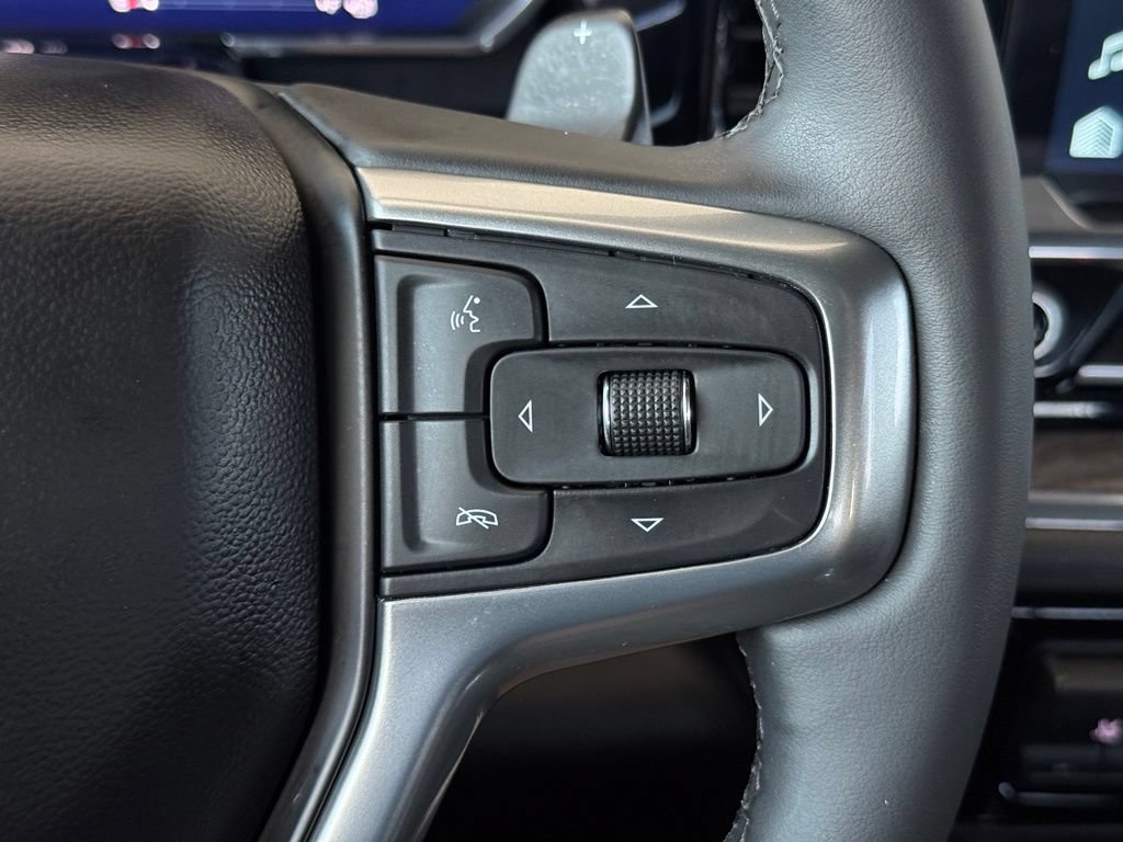 Used 2023 Chevrolet Silverado 1500 LTZ AWD/4WD image 34