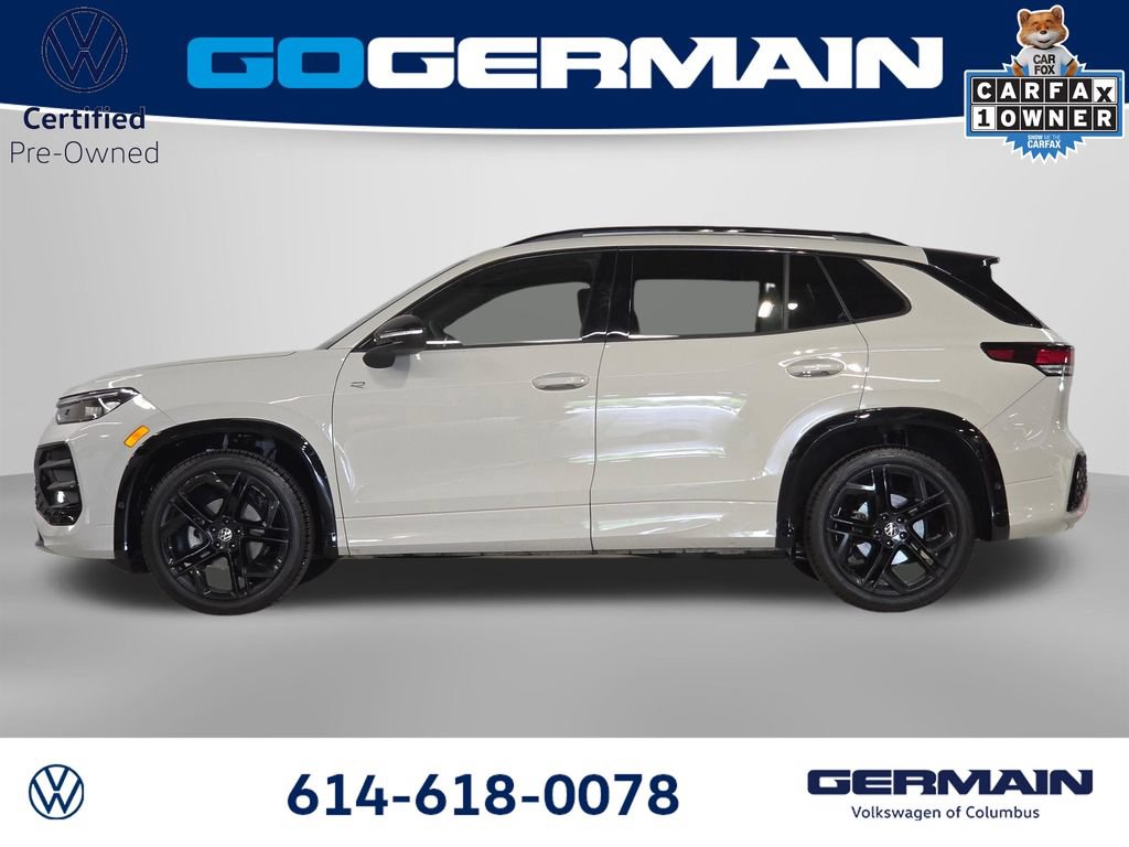 Certified 2025 Volkswagen Tiguan SE R-Line FWD image 11
