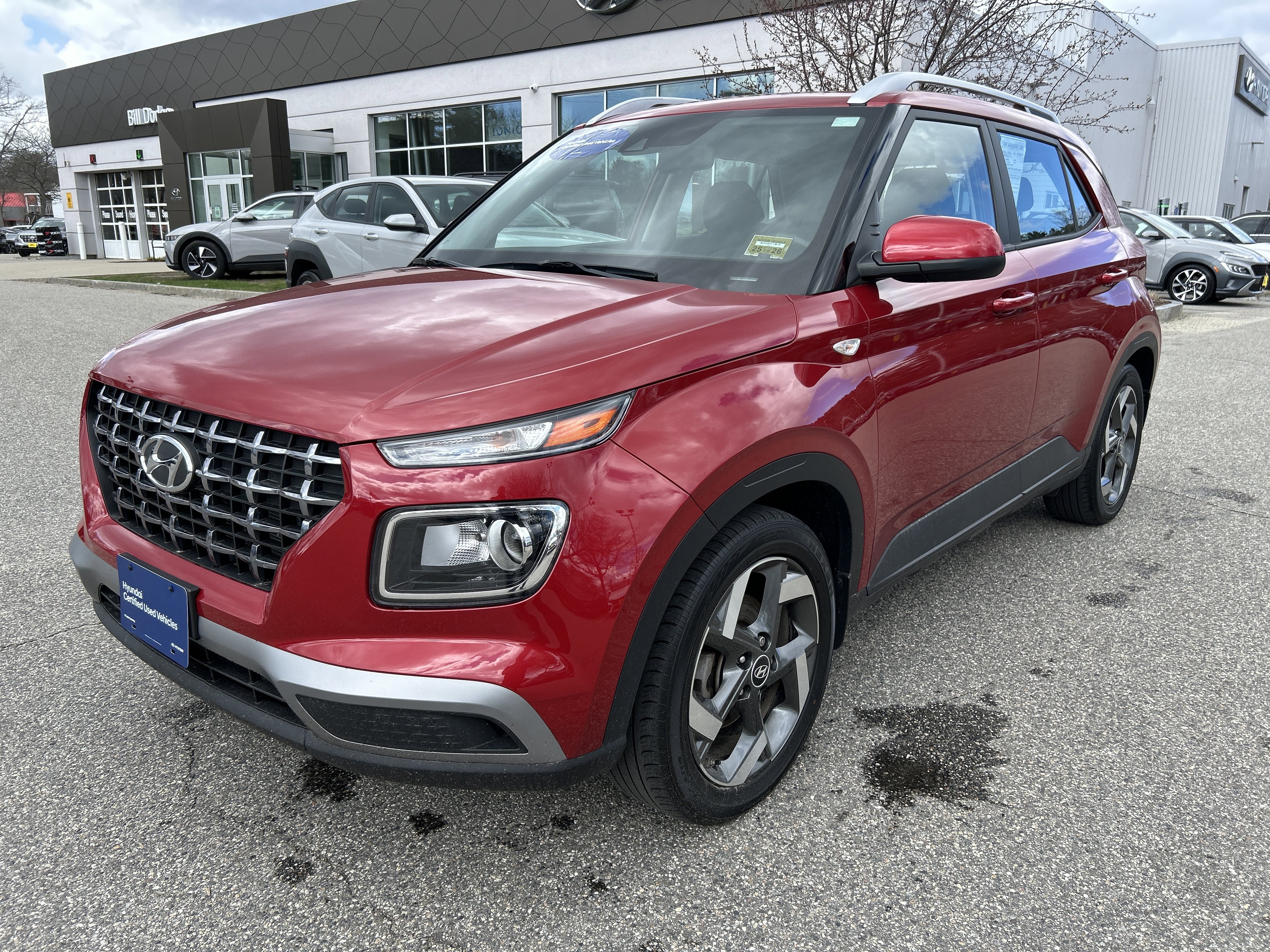 Used 2022 Hyundai Venue SEL image 1