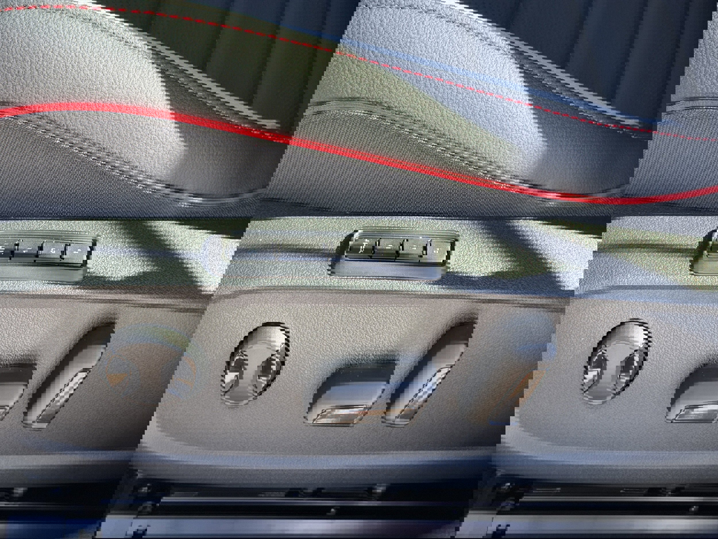 New 2026 Volkswagen GTI SE image 19