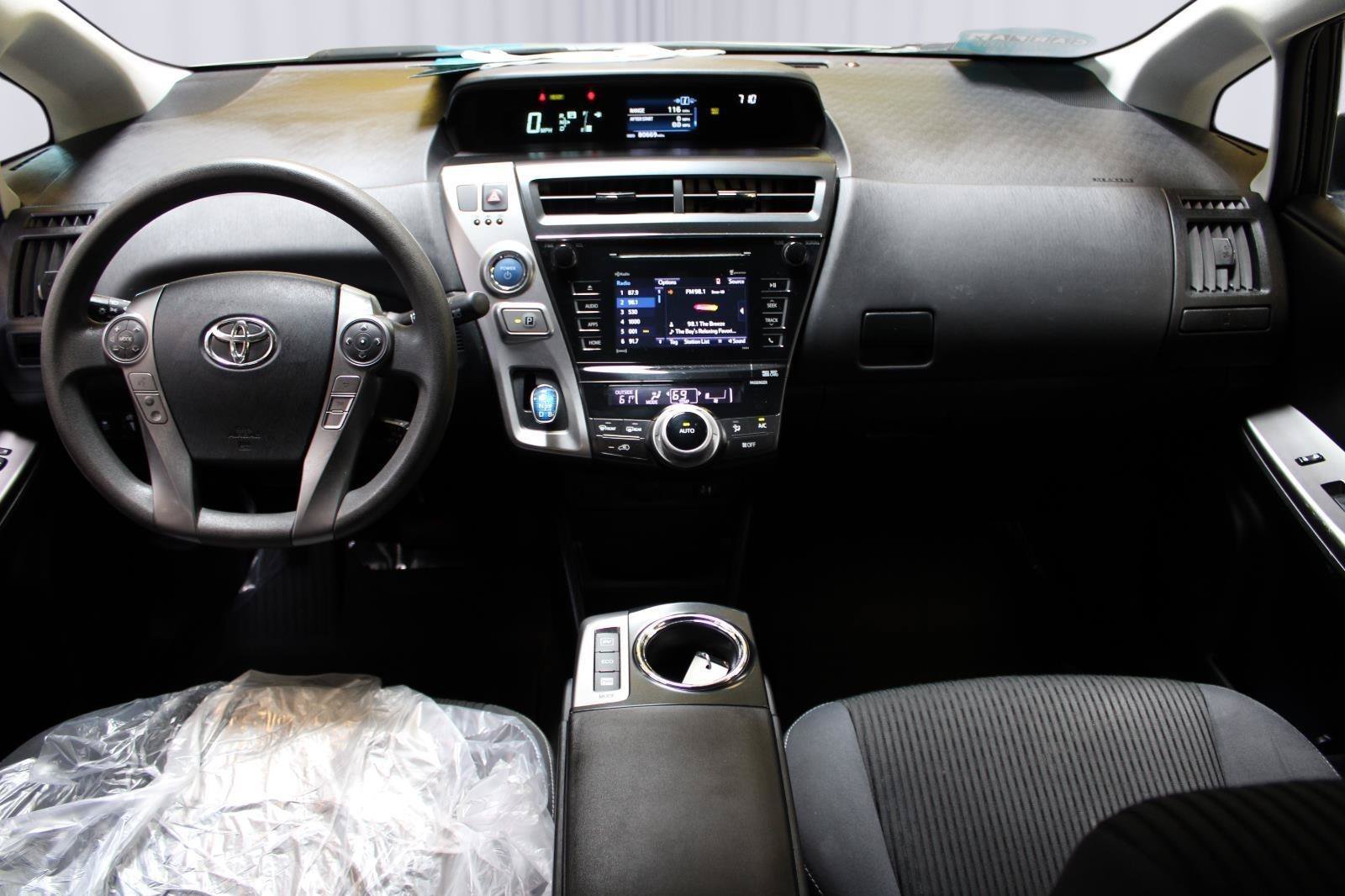 Used 2017 Toyota Prius V Three FWD image 2