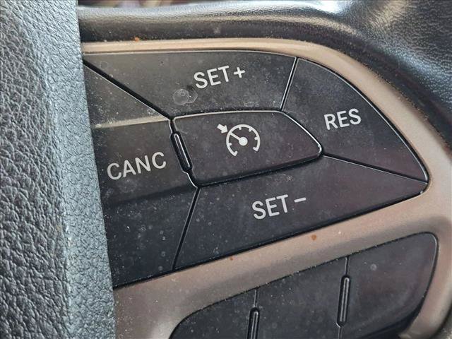 Used 2015 Jeep Cherokee Latitude AWD/4WD image 11