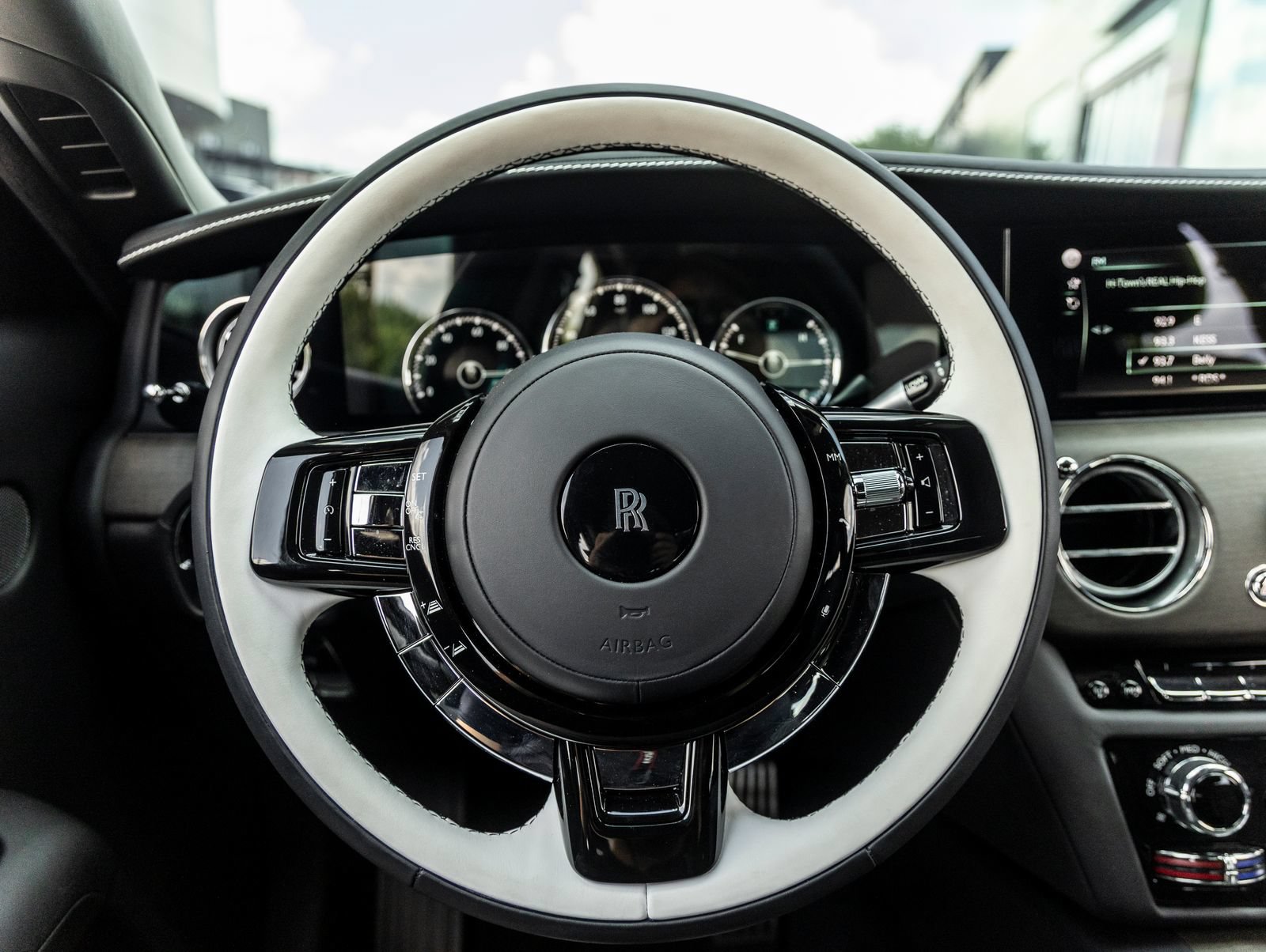 Certified 2024 Rolls-Royce Ghost AWD/4WD image 31
