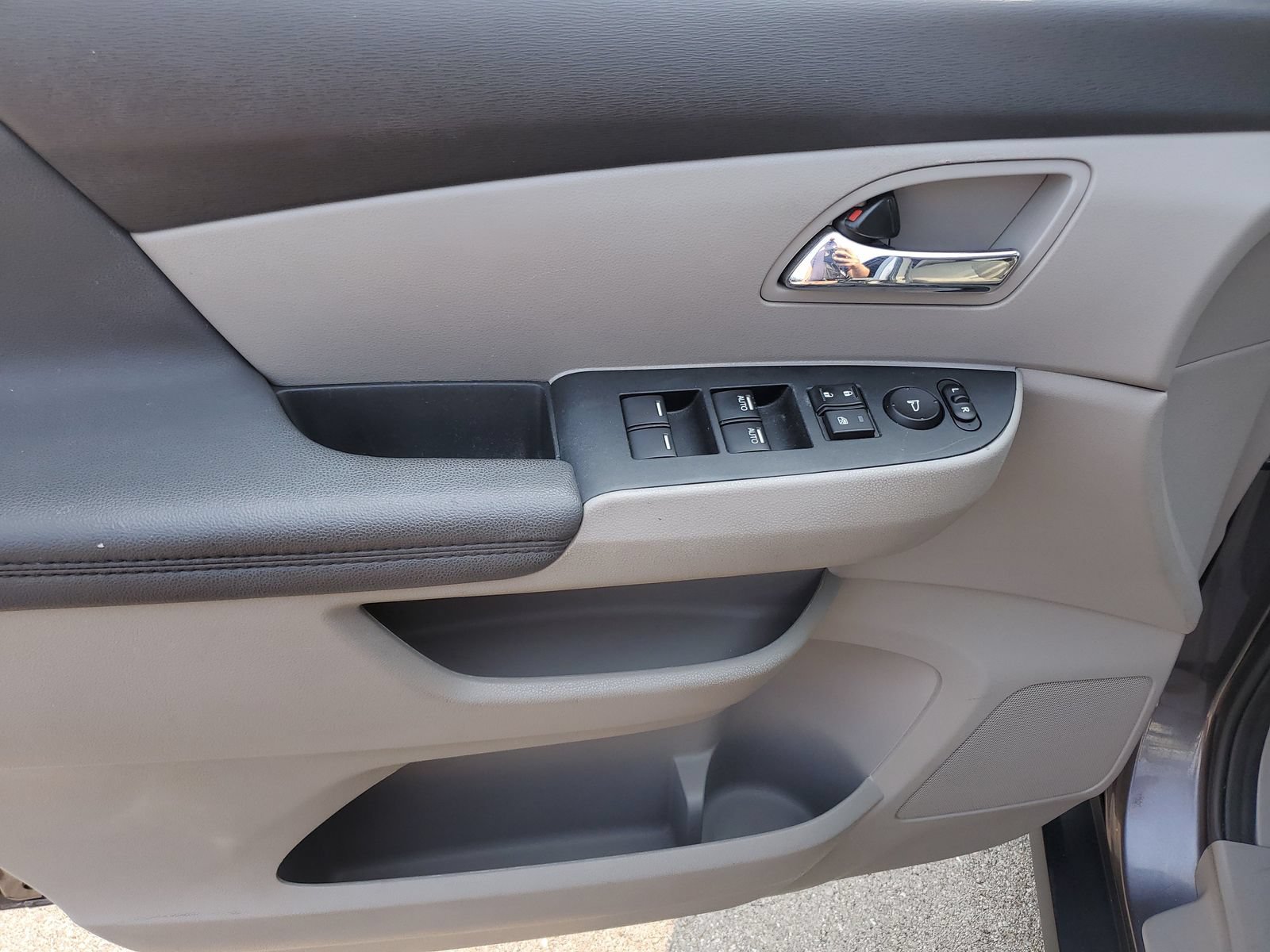 Used 2015 Honda Odyssey LX image 19
