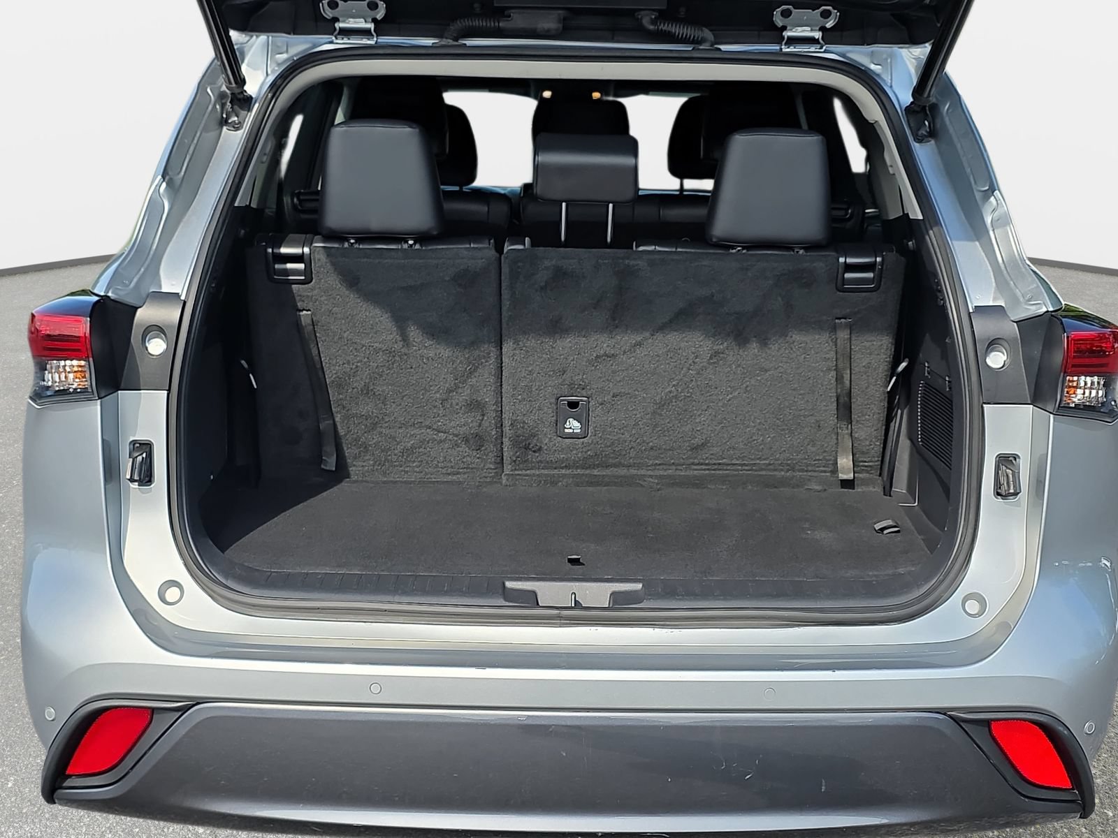 Used 2021 Toyota Highlander Limited FWD image 13