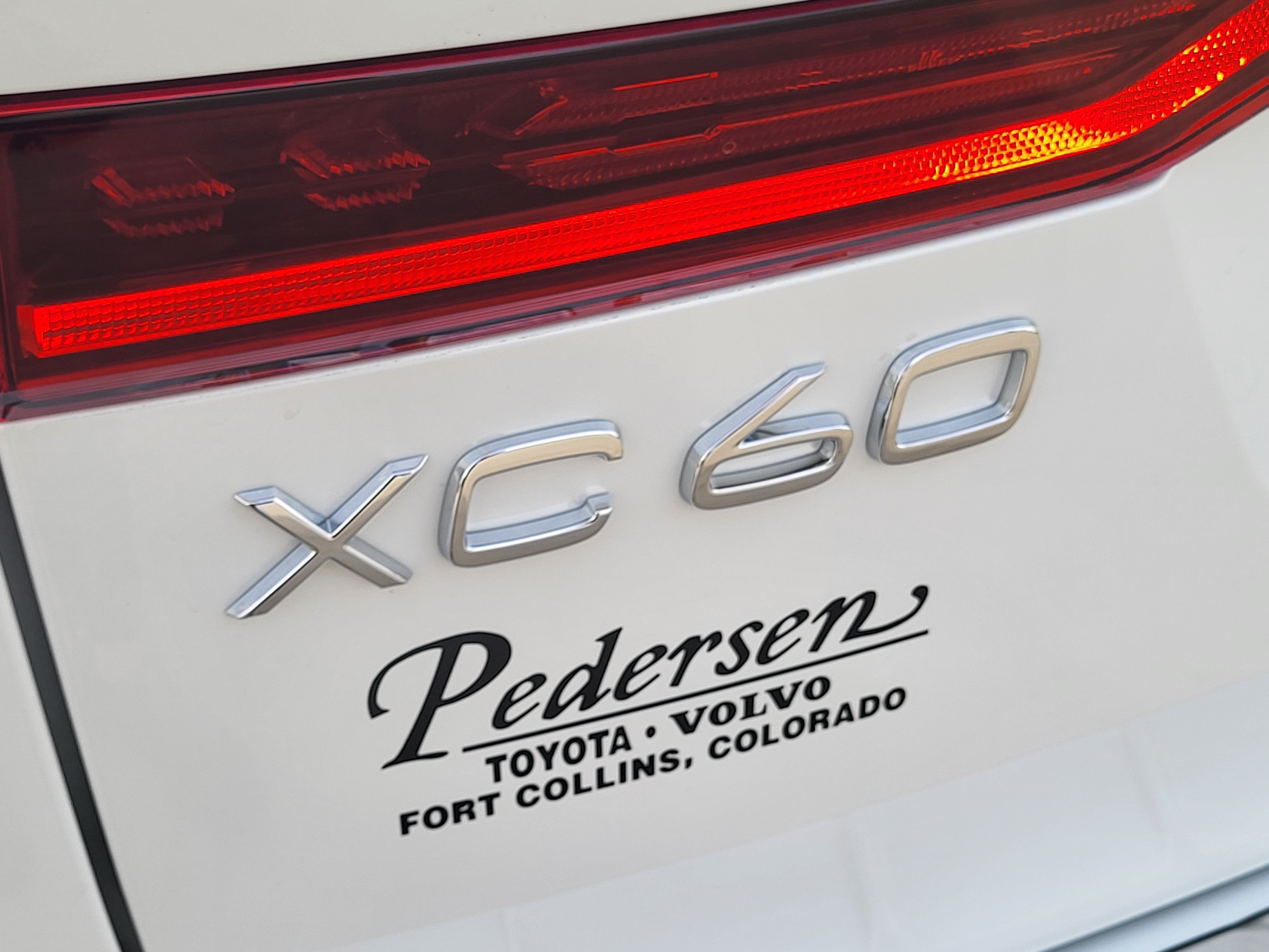 New 2026 Volvo XC60 T8 Plus w/ Climate Package AWD/4WD image 8