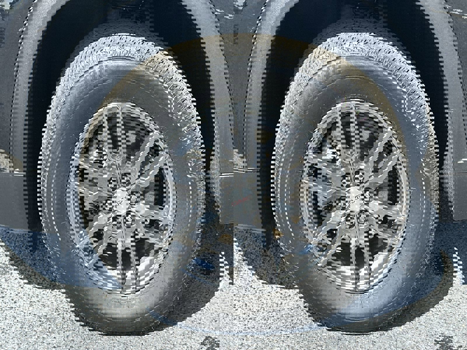 Used 2025 GMC Acadia Elevation image 13