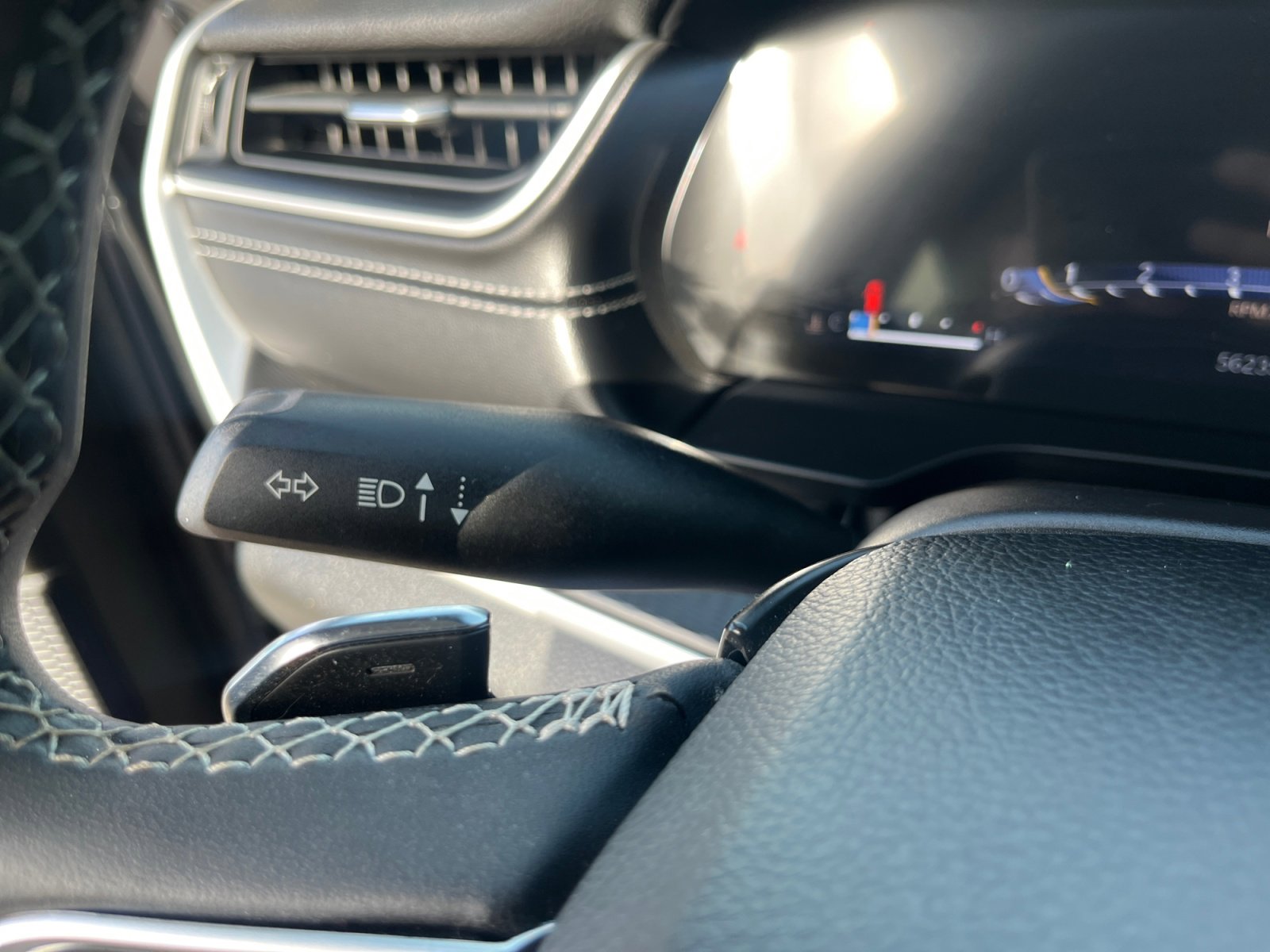 Certified 2023 Jeep Grand Cherokee L Laredo image 12