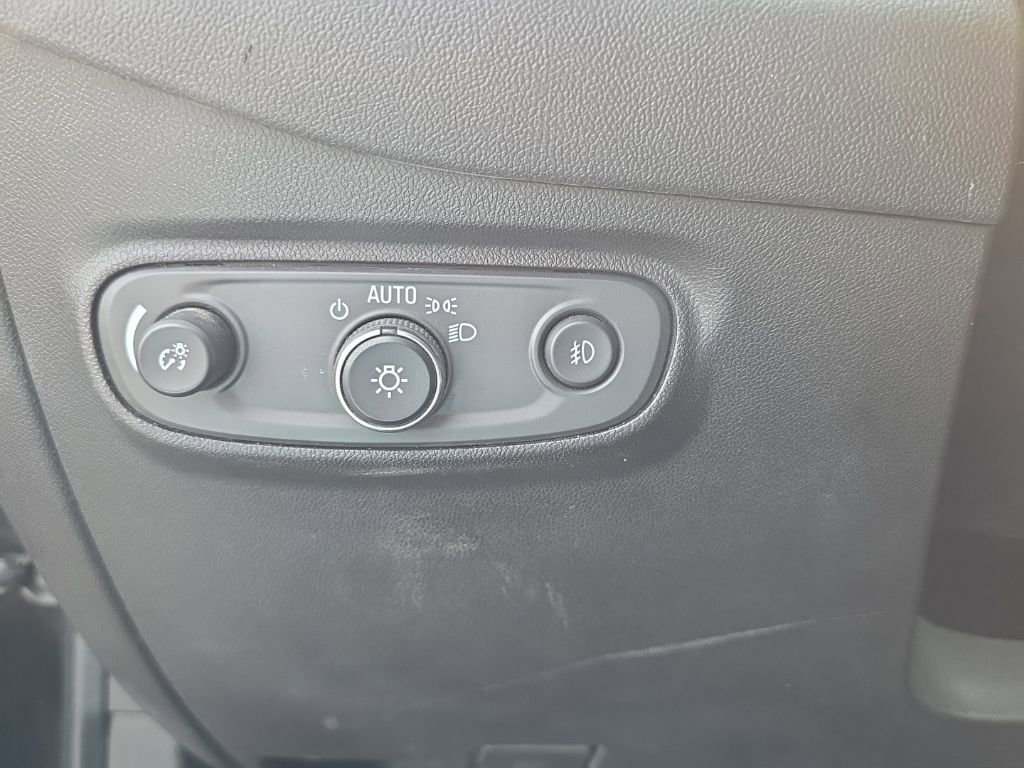 Used 2020 Chevrolet Equinox LT image 18