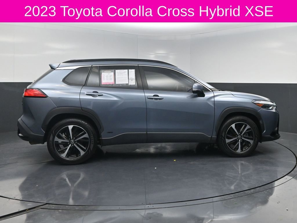 Used 2023 Toyota Corolla Cross XSE w/ Convenience Package image 4