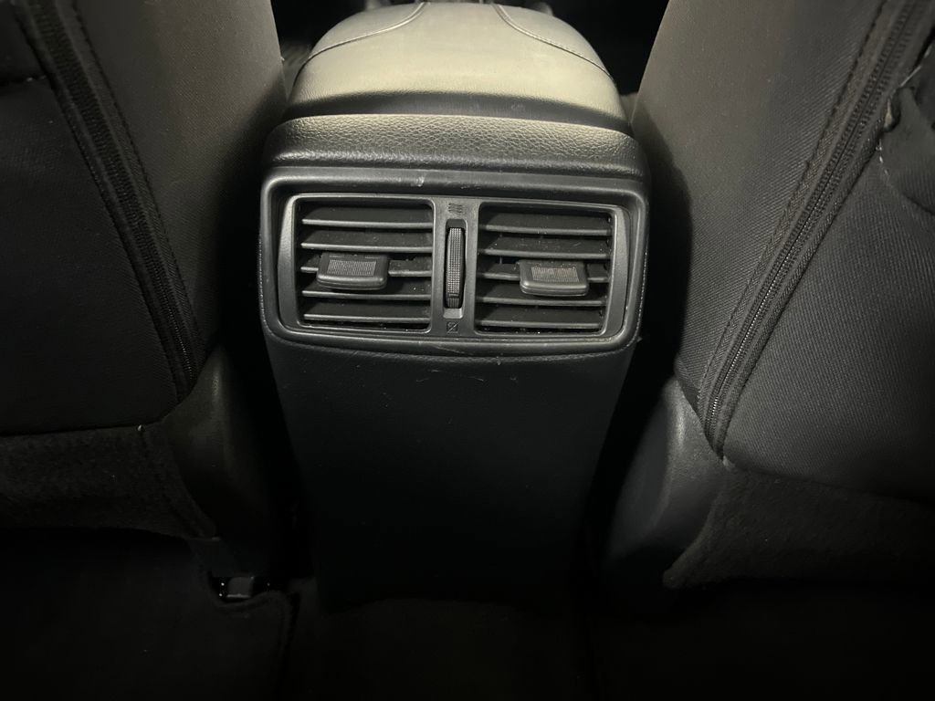 Used 2019 Nissan Rogue S image 31