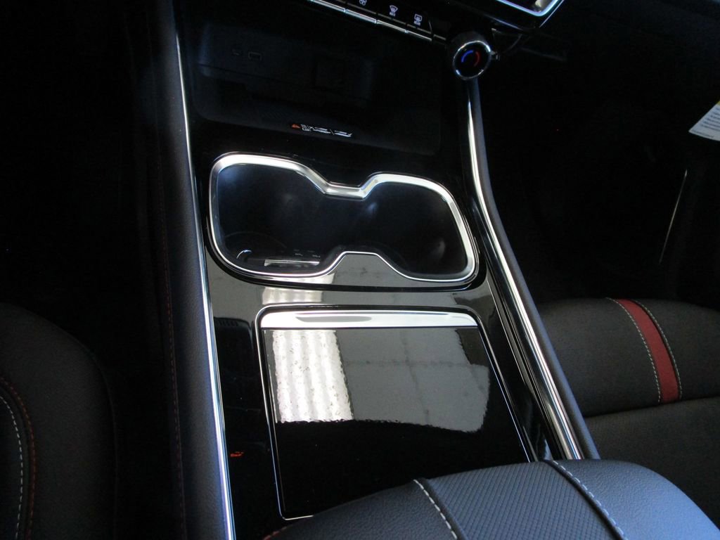 New 2026 Chevrolet Traverse RS w/ LPO, Floor Liner Package image 38