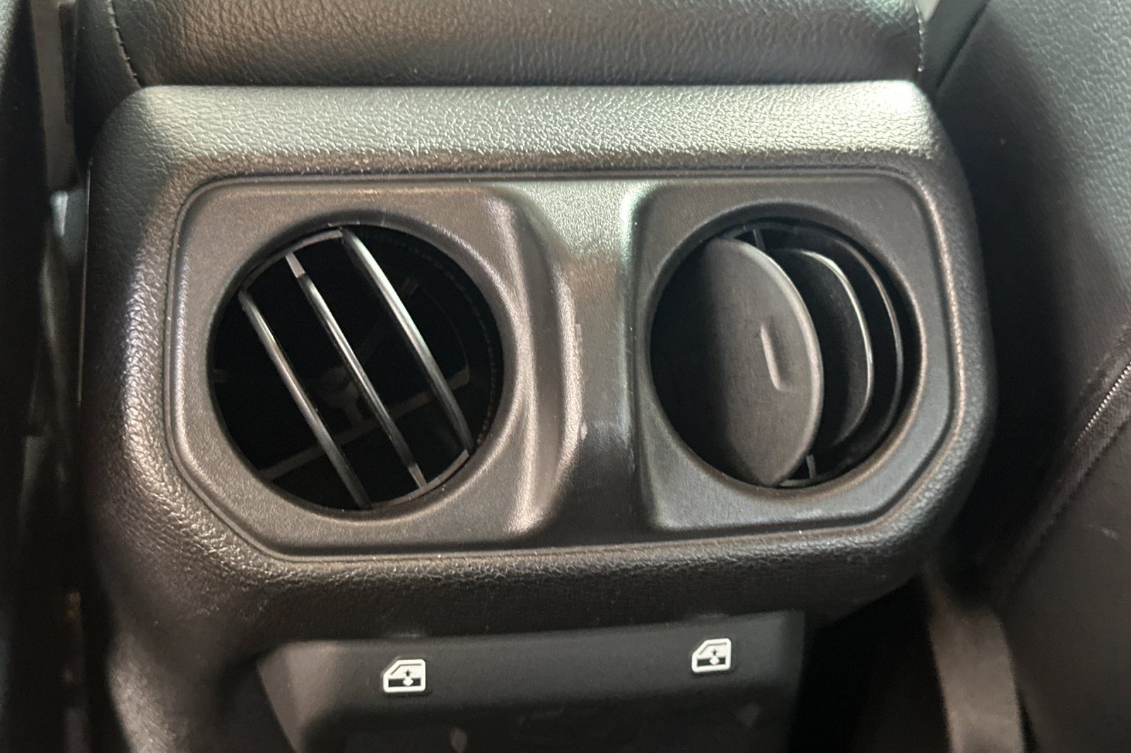 Used 2021 Jeep Wrangler Unlimited Sport AWD/4WD image 16
