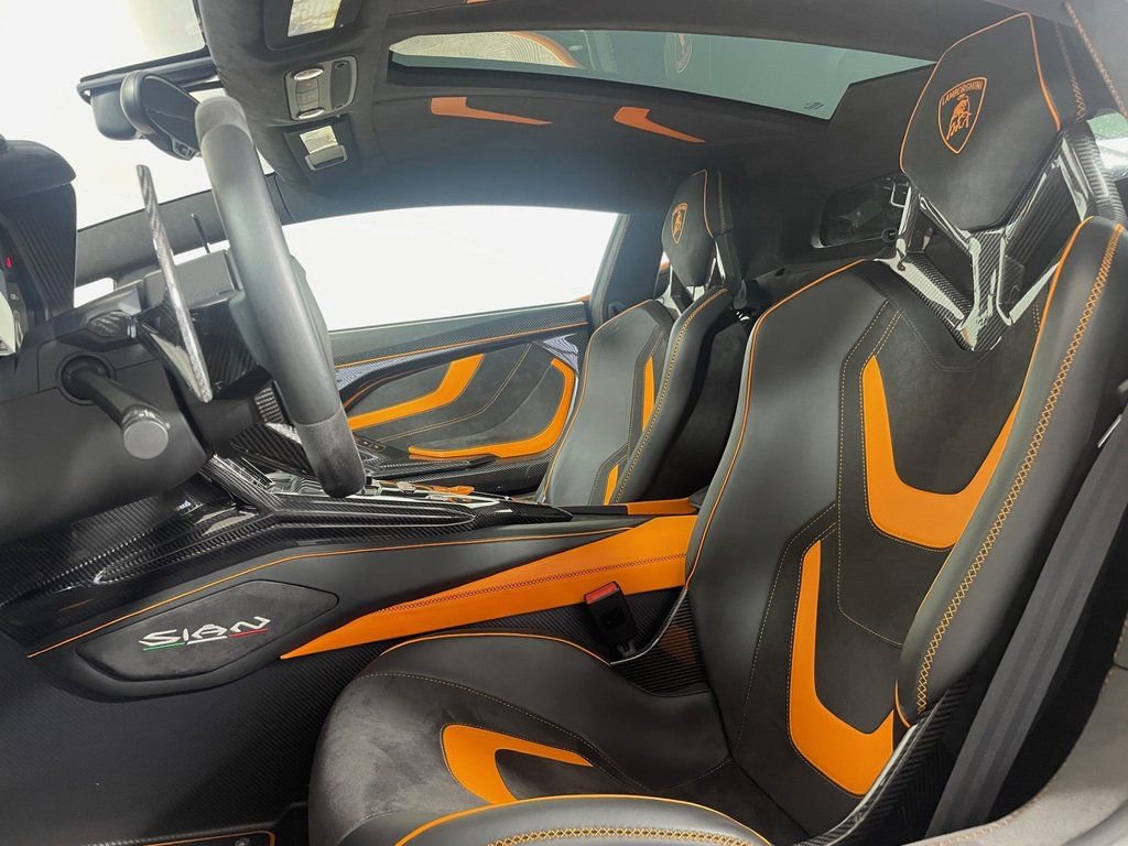 Used 2020 Lamborghini Sian Coupe AWD/4WD image 13