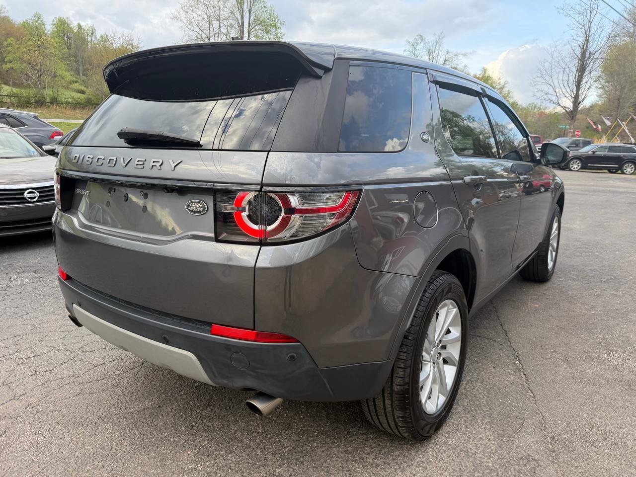 Used 2016 Land Rover Discovery Sport HSE AWD/4WD image 5