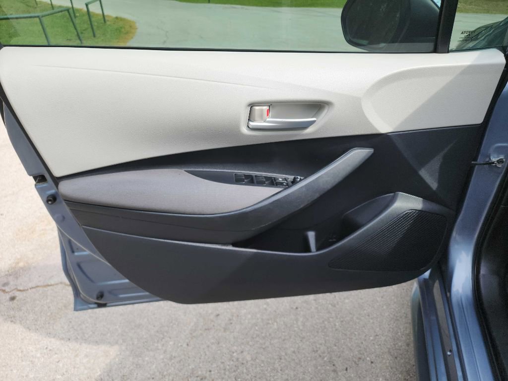 Used 2020 Toyota Corolla LE w/ LE Premium Package FWD image 12
