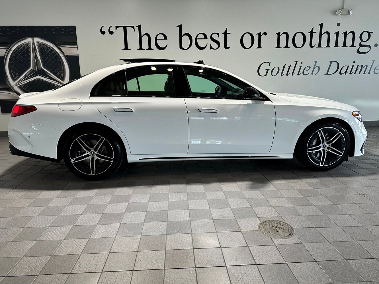New 2026 Mercedes-Benz E 350 4MATIC Sedan image 3