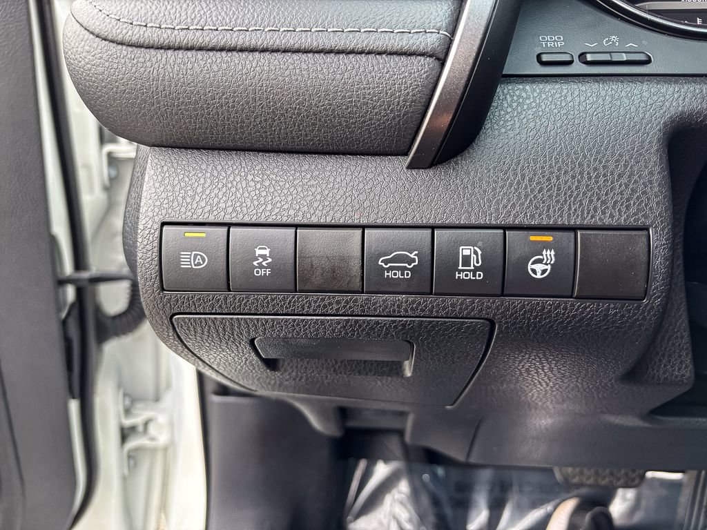 Used 2022 Toyota Camry SE image 20