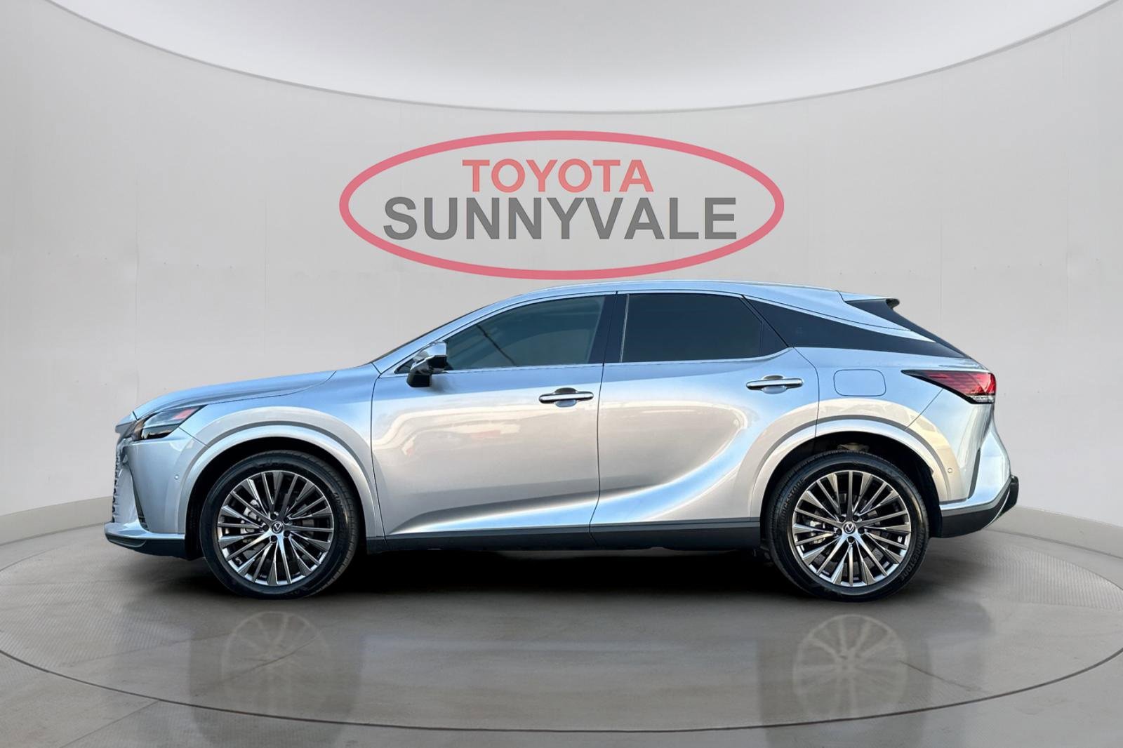 Used 2025 Lexus RX 450h AWD w/ Luxury Package image 6