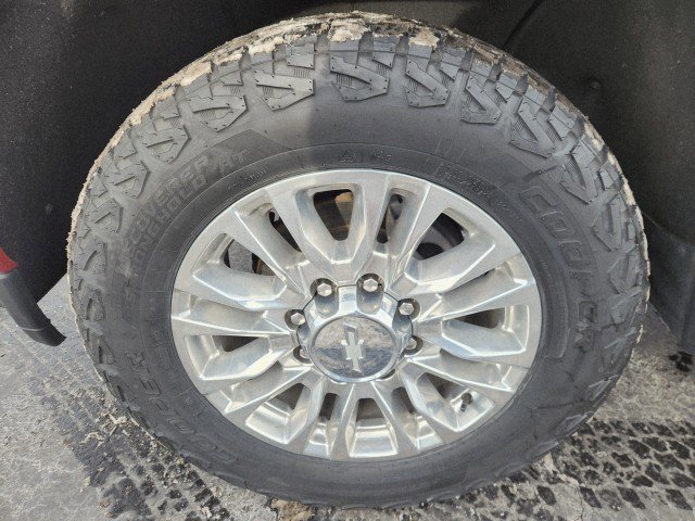 Used 2020 Chevrolet Silverado 2500 High Country w/ Z71 Off-Road Package image 11