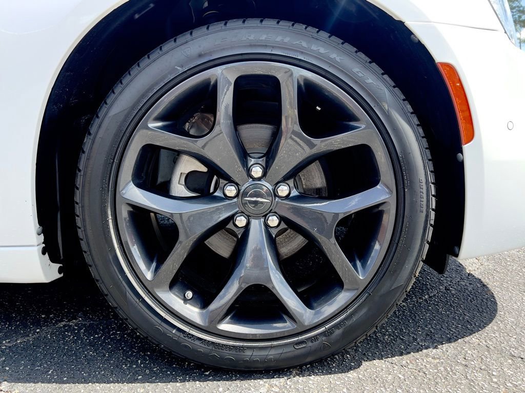 Used 2023 Chrysler 300 Touring w/ Safetytec Plus Group image 9