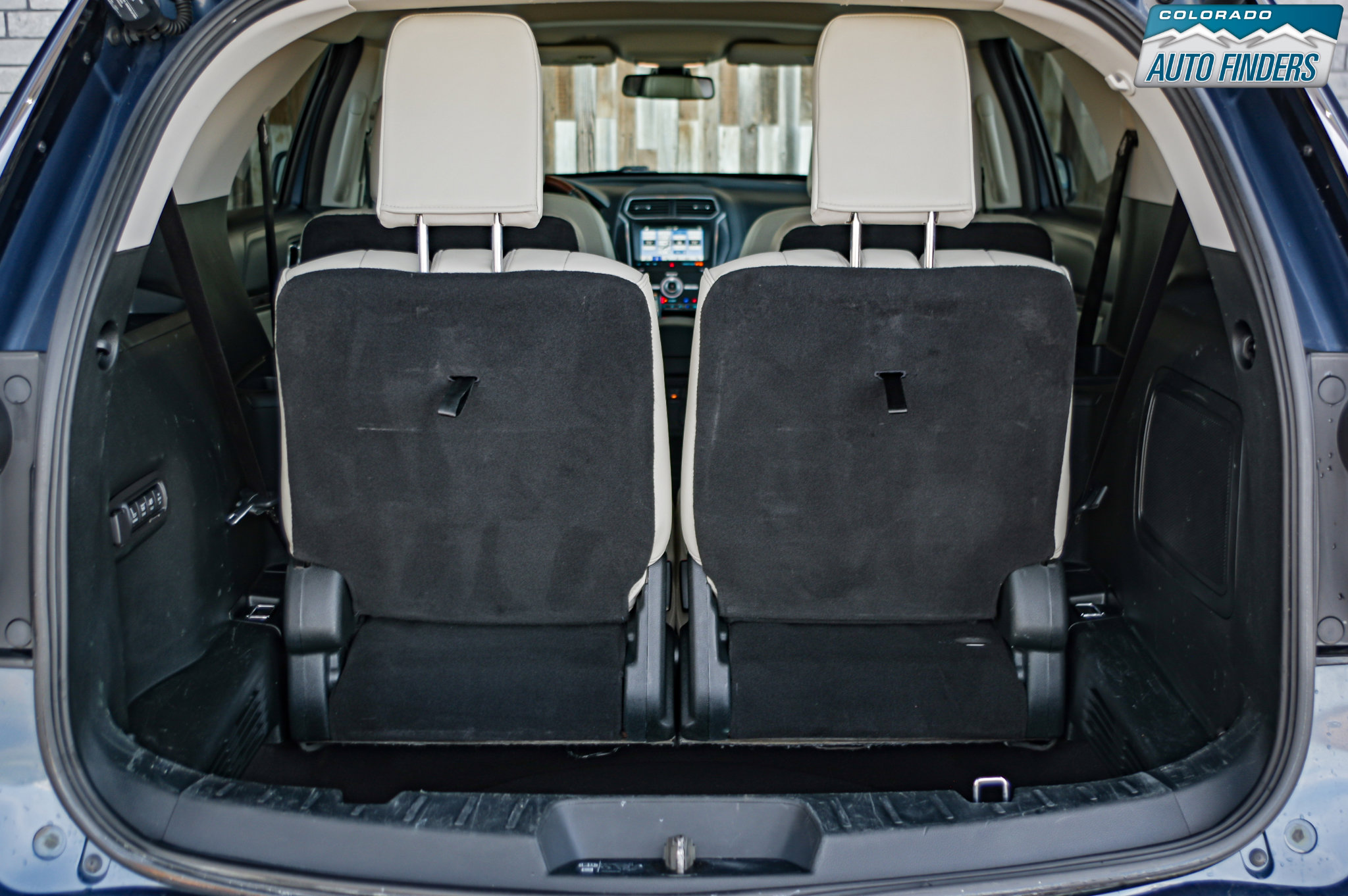 Used 2019 Ford Explorer Platinum image 30