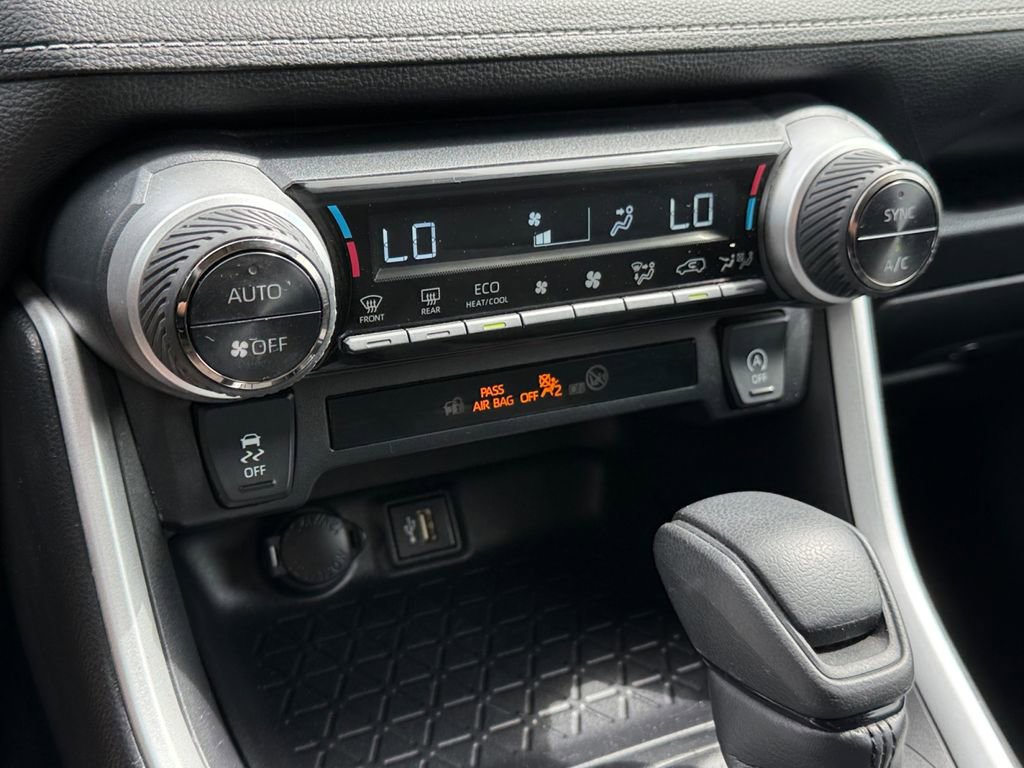 Certified 2024 Toyota RAV4 XLE FWD image 34