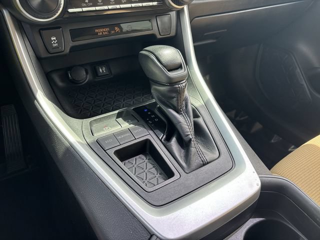 Used 2019 Toyota RAV4 LE FWD image 25