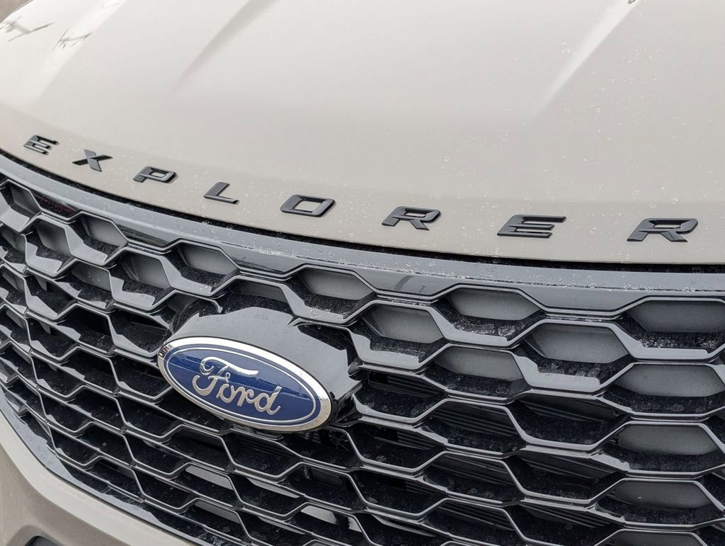 New 2026 Ford Explorer ST-Line w/ ST-Line Street Pack image 13