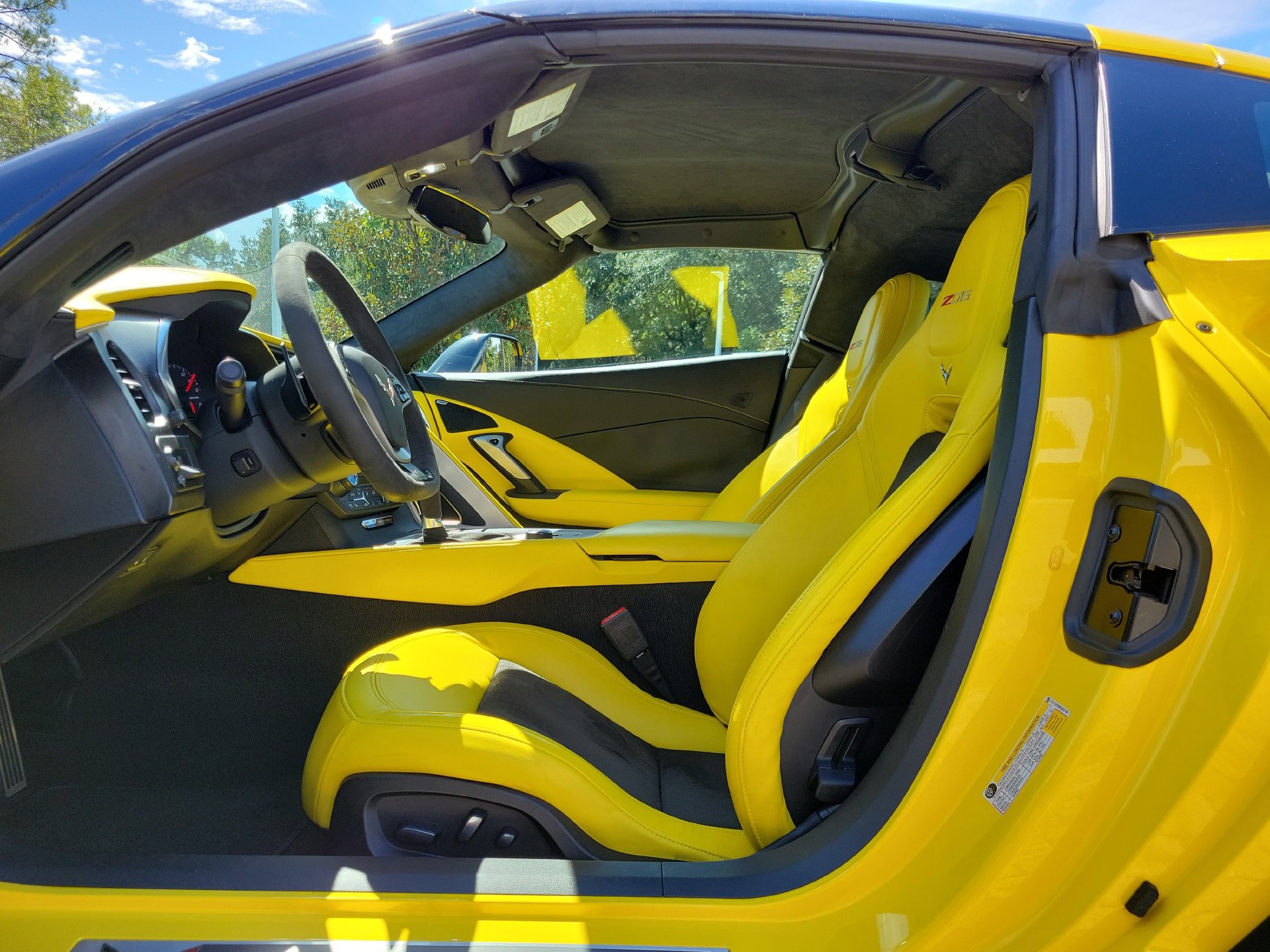 Used 2019 Chevrolet Corvette Z06 RWD image 24