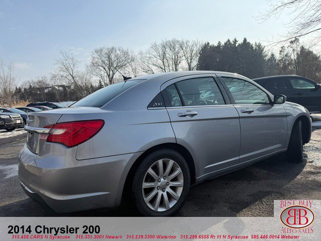 Used 2014 Chrysler 200 Touring image 6
