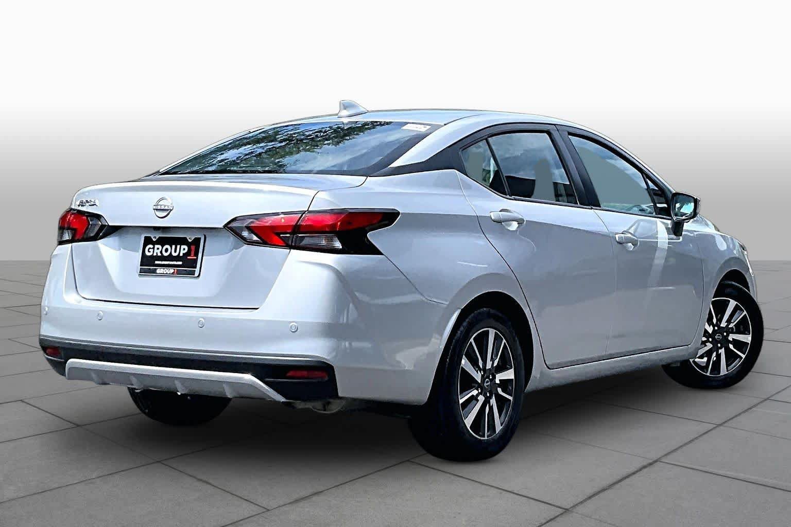 Used 2025 Nissan Versa SV FWD image 13