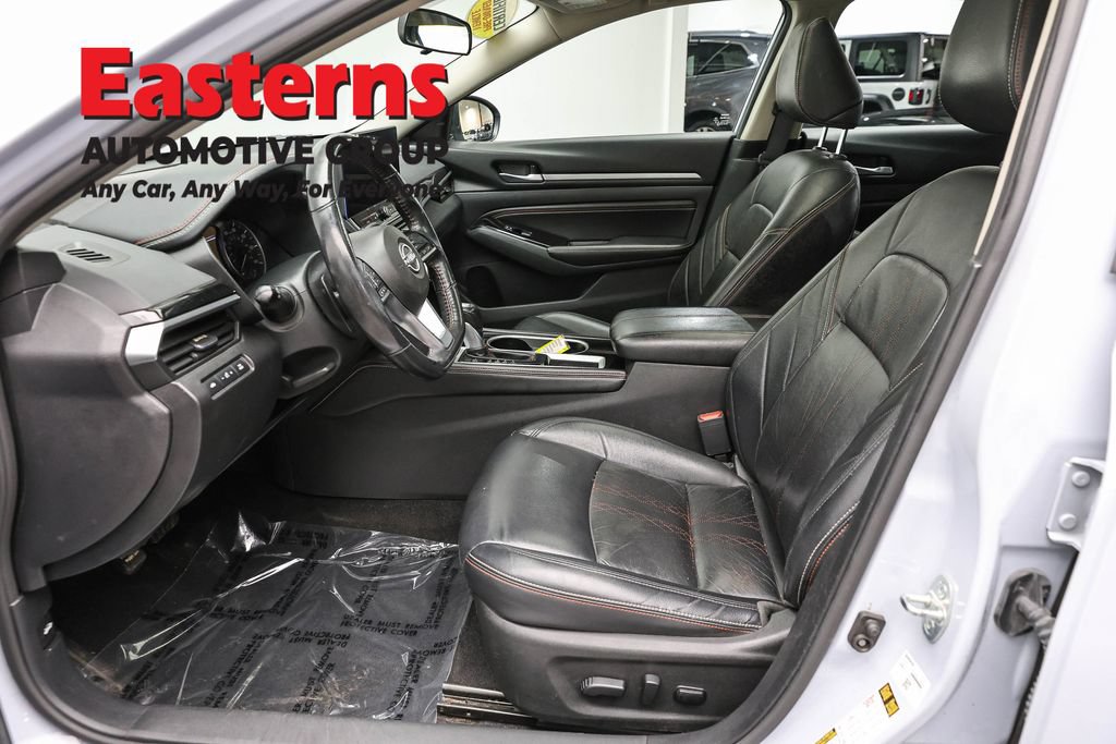 Used 2023 Nissan Altima 2.5 SR w/ SR Premium Package FWD image 14