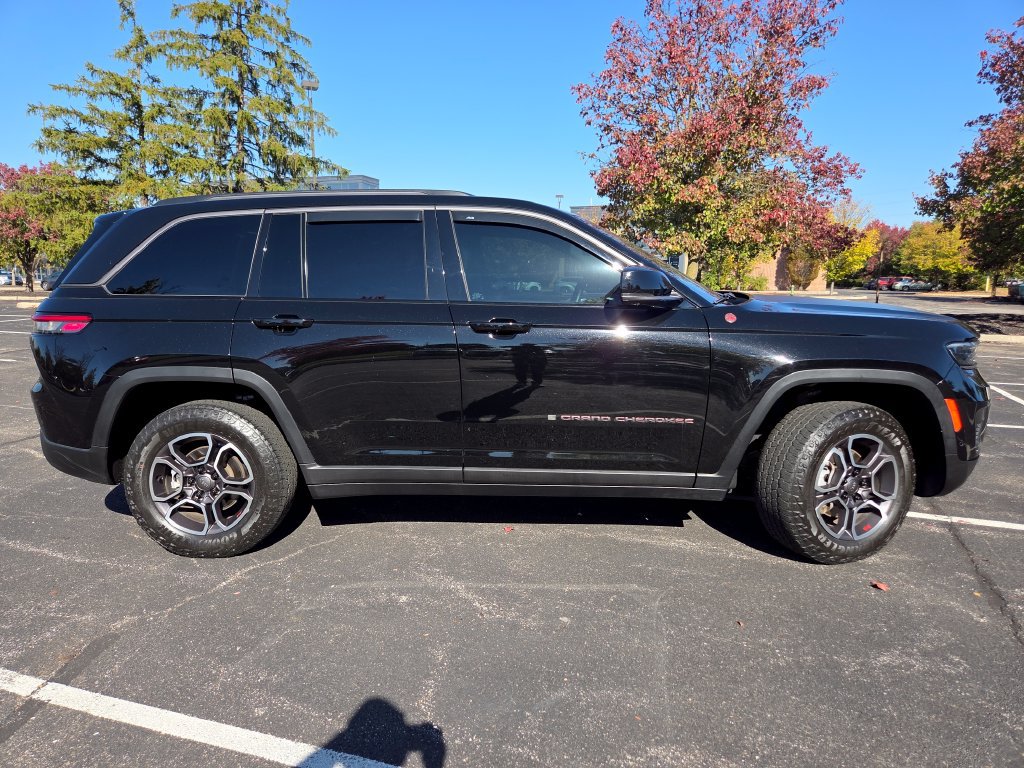 Used 2022 Jeep Grand Cherokee Trailhawk w/ ADV Protech Group II AWD/4WD image 33