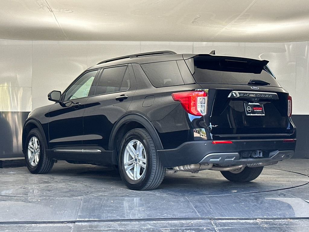 Used 2023 Ford Explorer XLT w/ Equipment Group 202A image 5