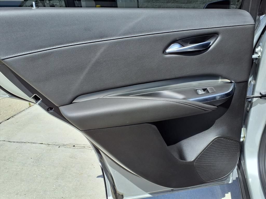Used 2021 Cadillac XT4 Premium Luxury FWD image 17