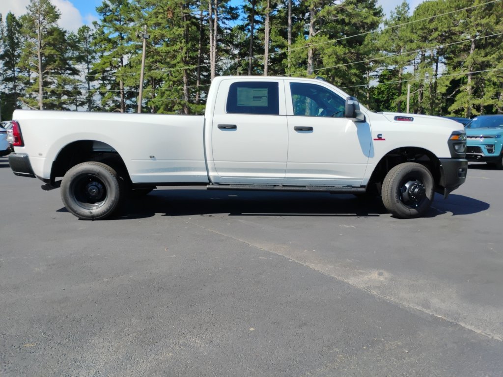 New 2026 RAM 3500 Tradesman AWD/4WD image 4