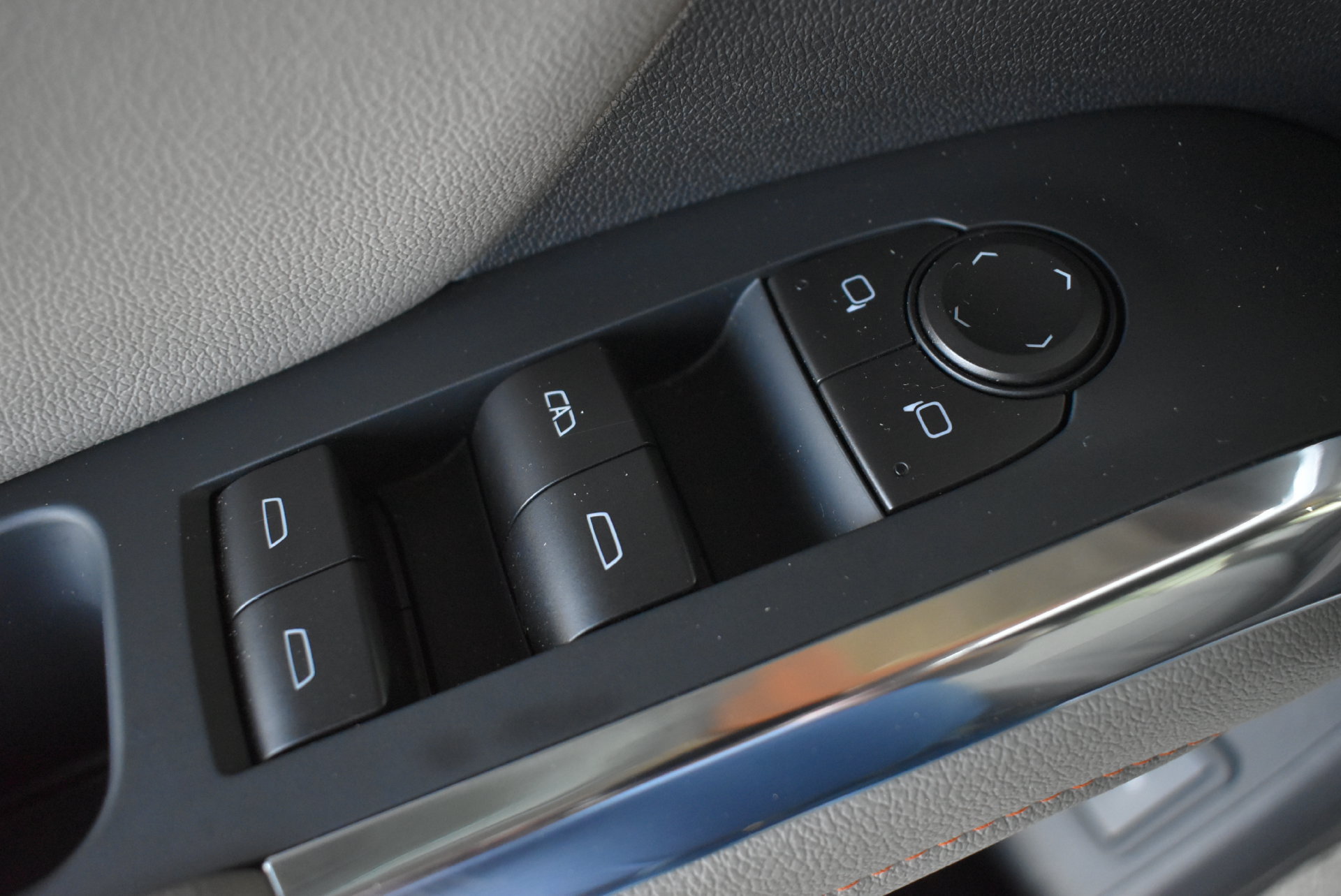 Used 2026 Chevrolet Traverse LT w/ Driver Confidence Package FWD image 13