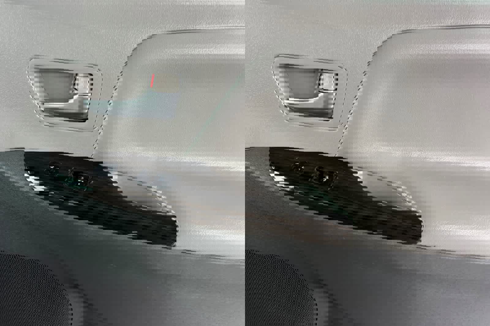 Used 2015 Toyota Sienna XLE w/ XLE Navigation Package image 21