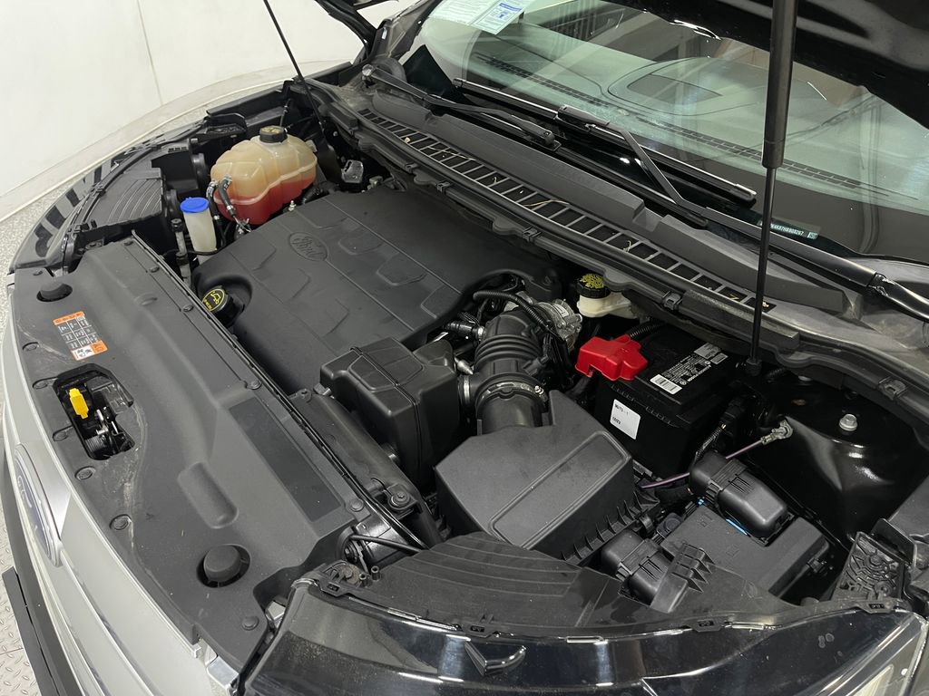 Used 2017 Ford Edge Titanium w/ Equipment Group 301A image 28