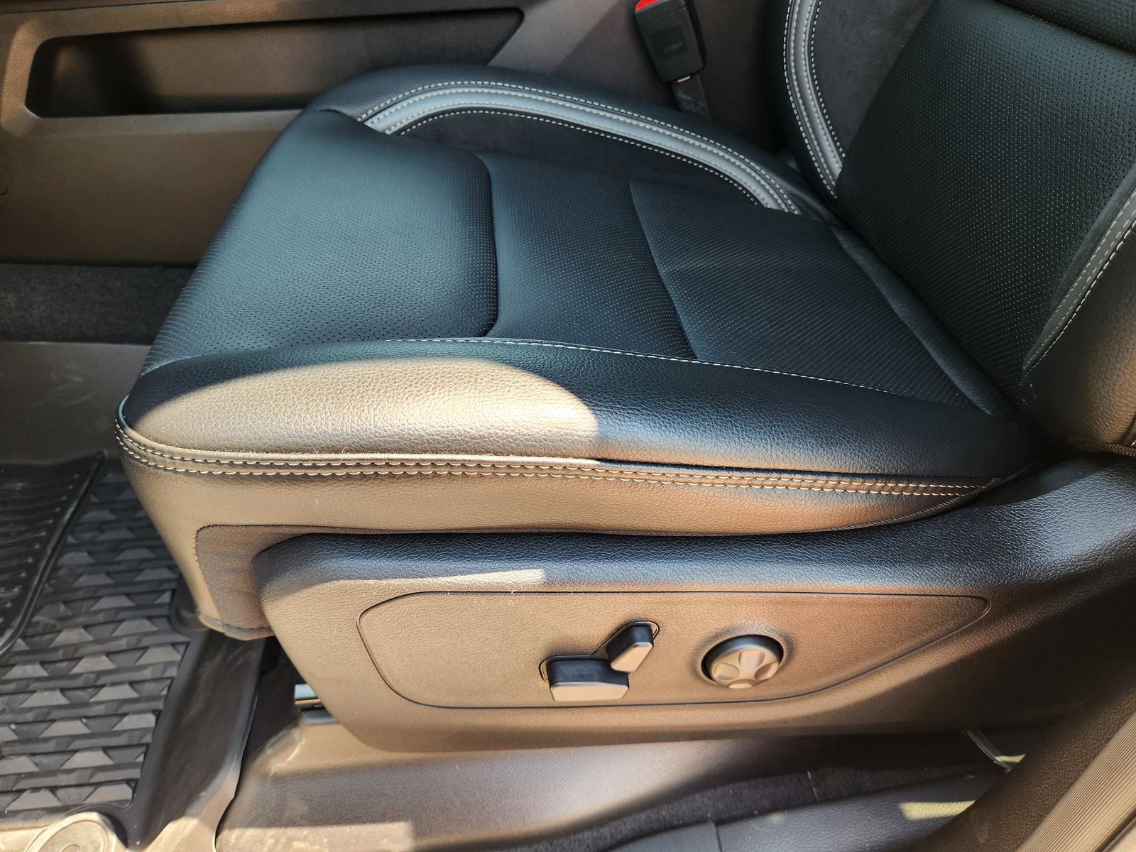 New 2026 RAM 1500 Rebel w/ G/T Package image 17