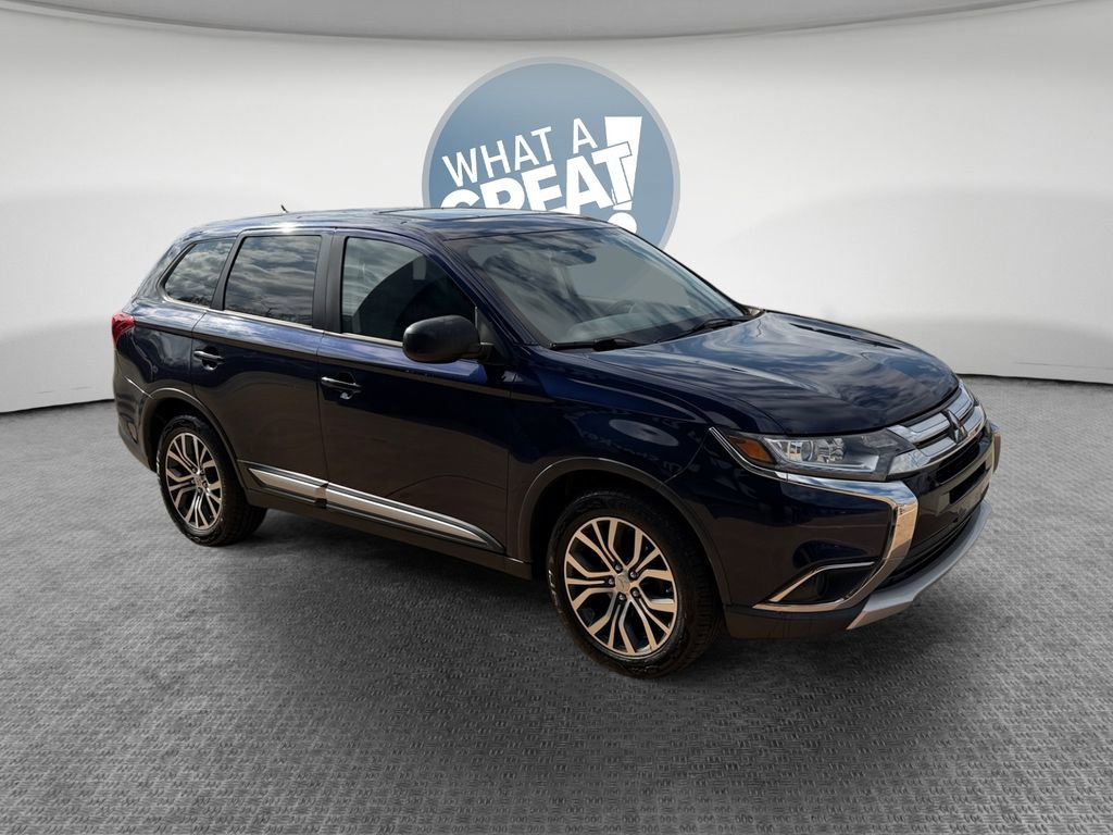 Used 2016 Mitsubishi Outlander ES image 1