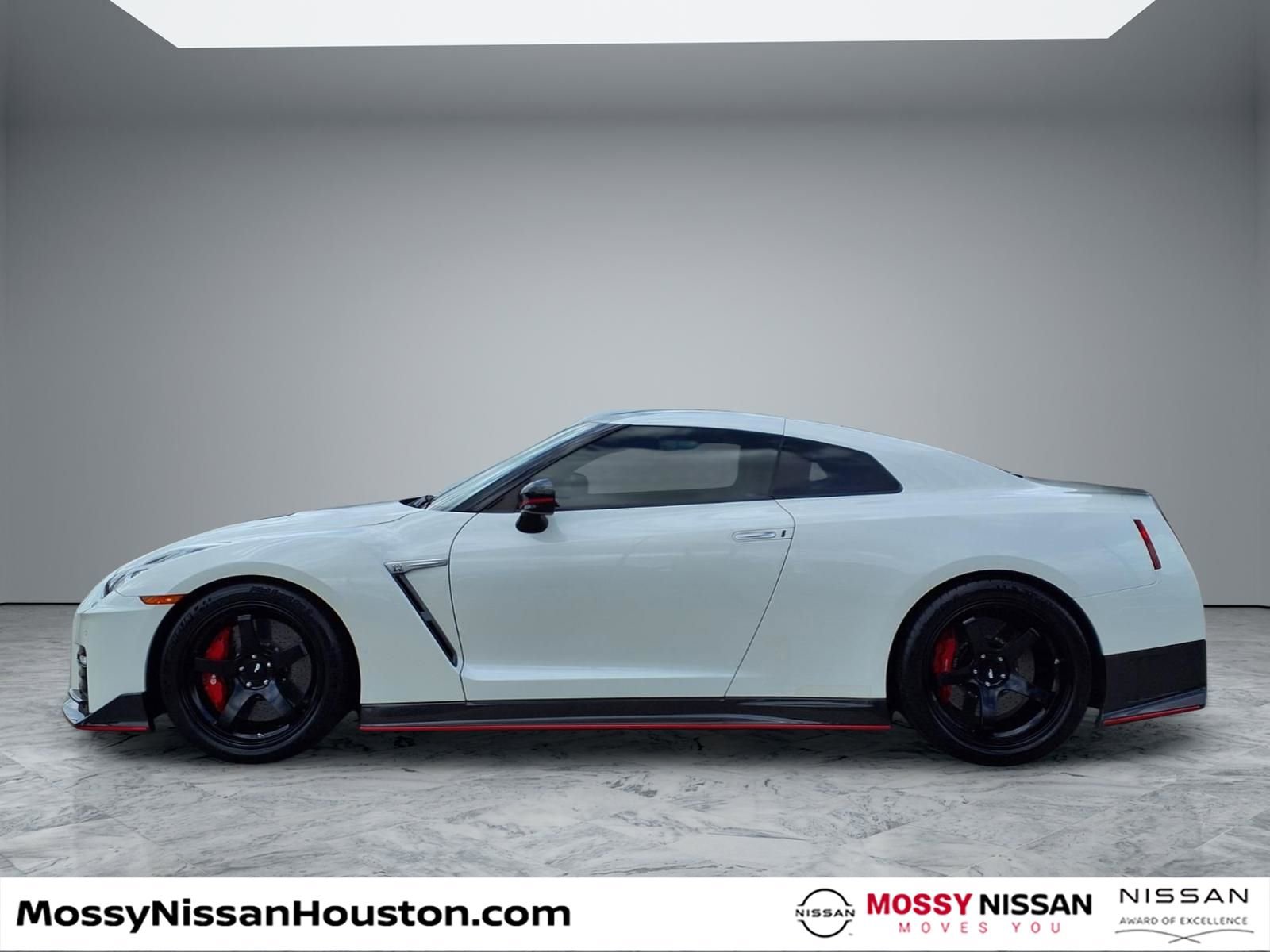 Used 2019 Nissan GT-R NISMO image 5