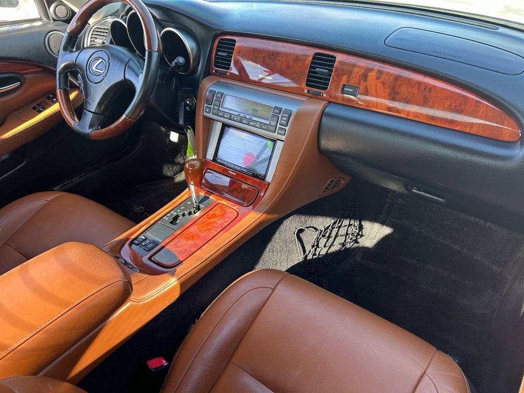 Used 2004 Lexus SC 430 Convertible image 12