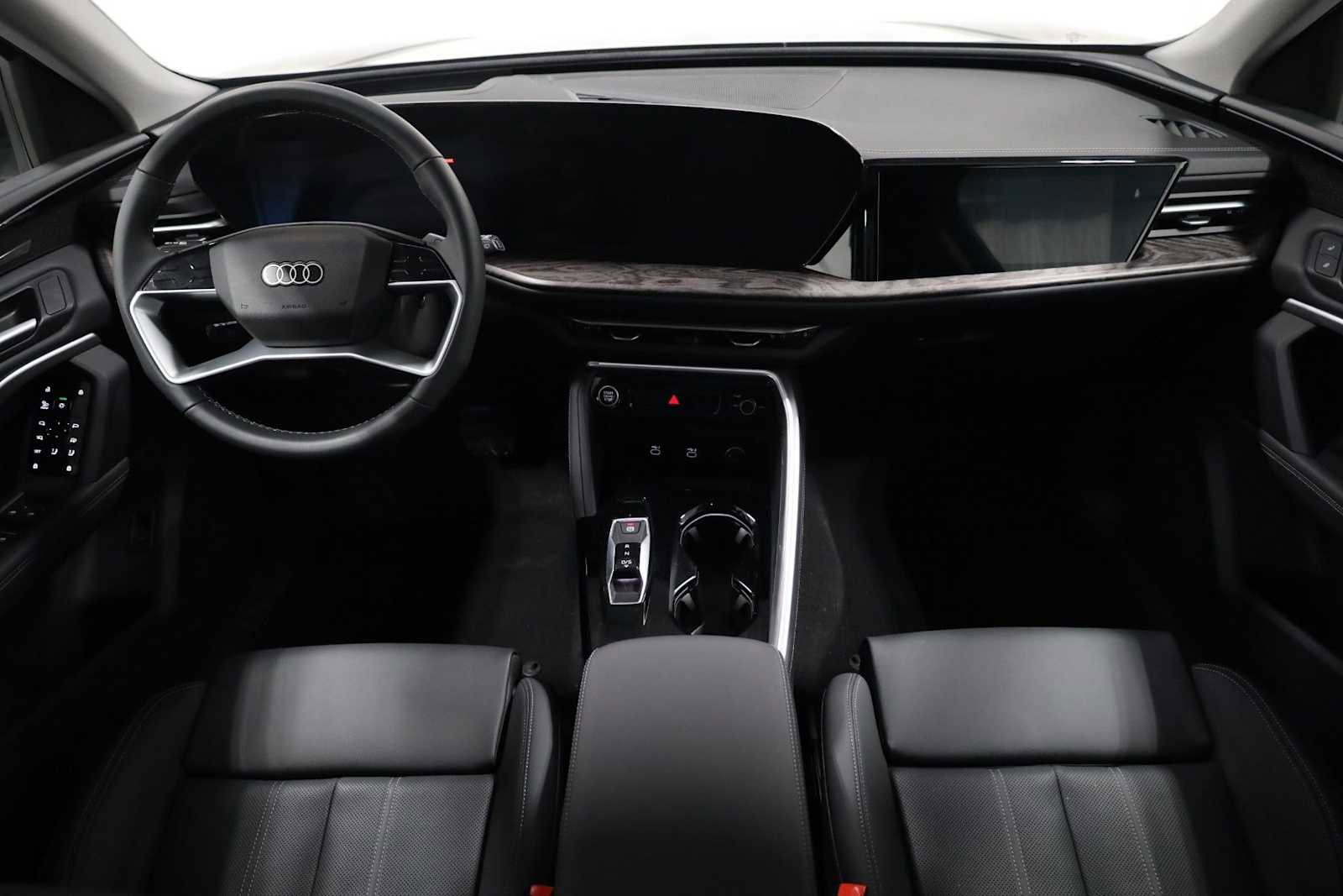 Certified 2025 Audi Q5 Prestige image 24