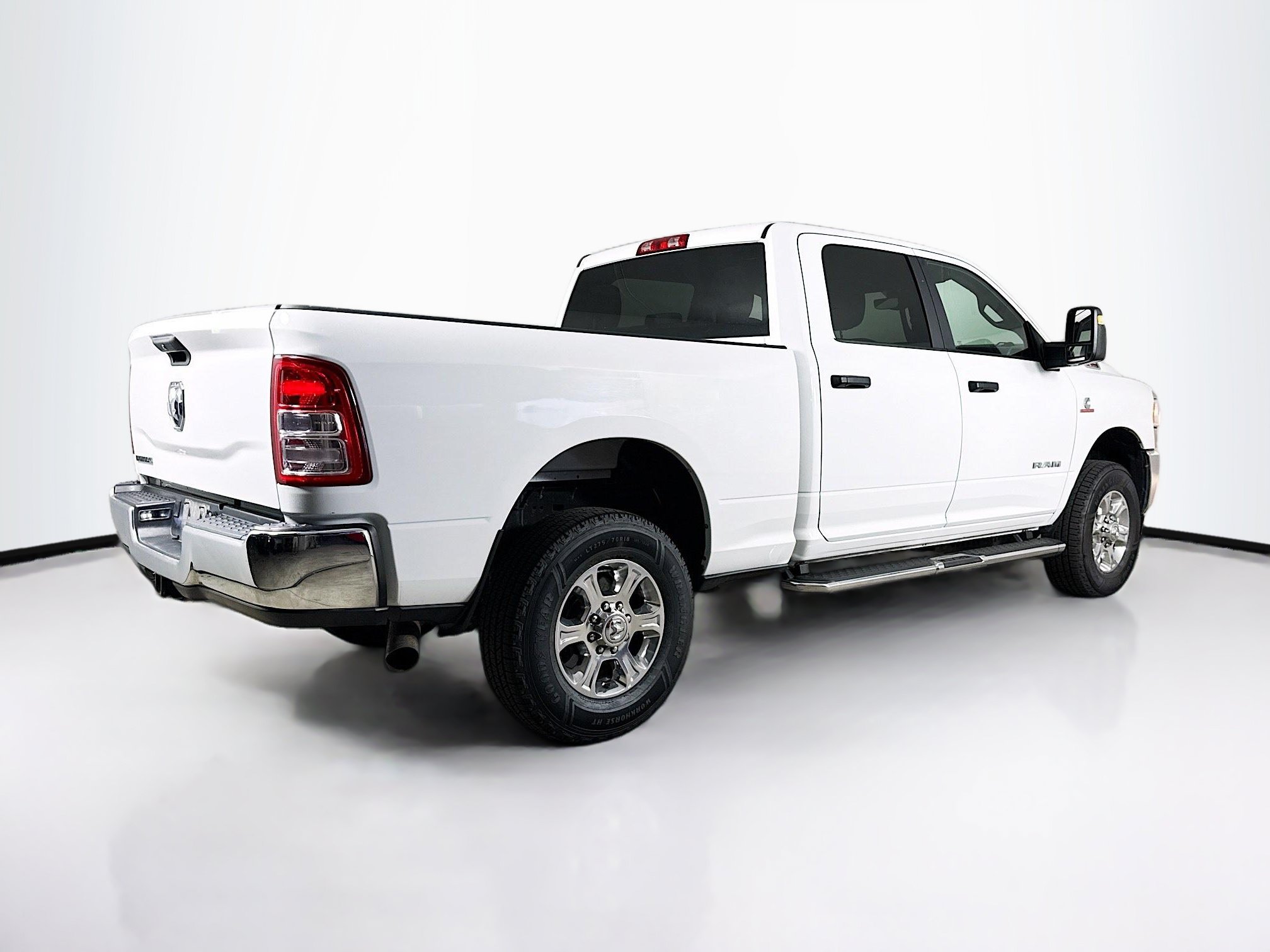 Used 2024 RAM 2500 Big Horn AWD/4WD image 30