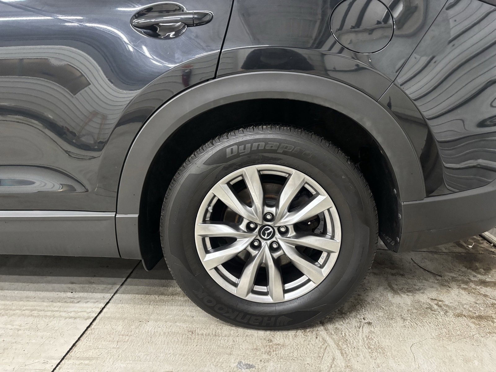 Used 2018 MAZDA CX-9 Touring w/ Touring Premium Package image 6